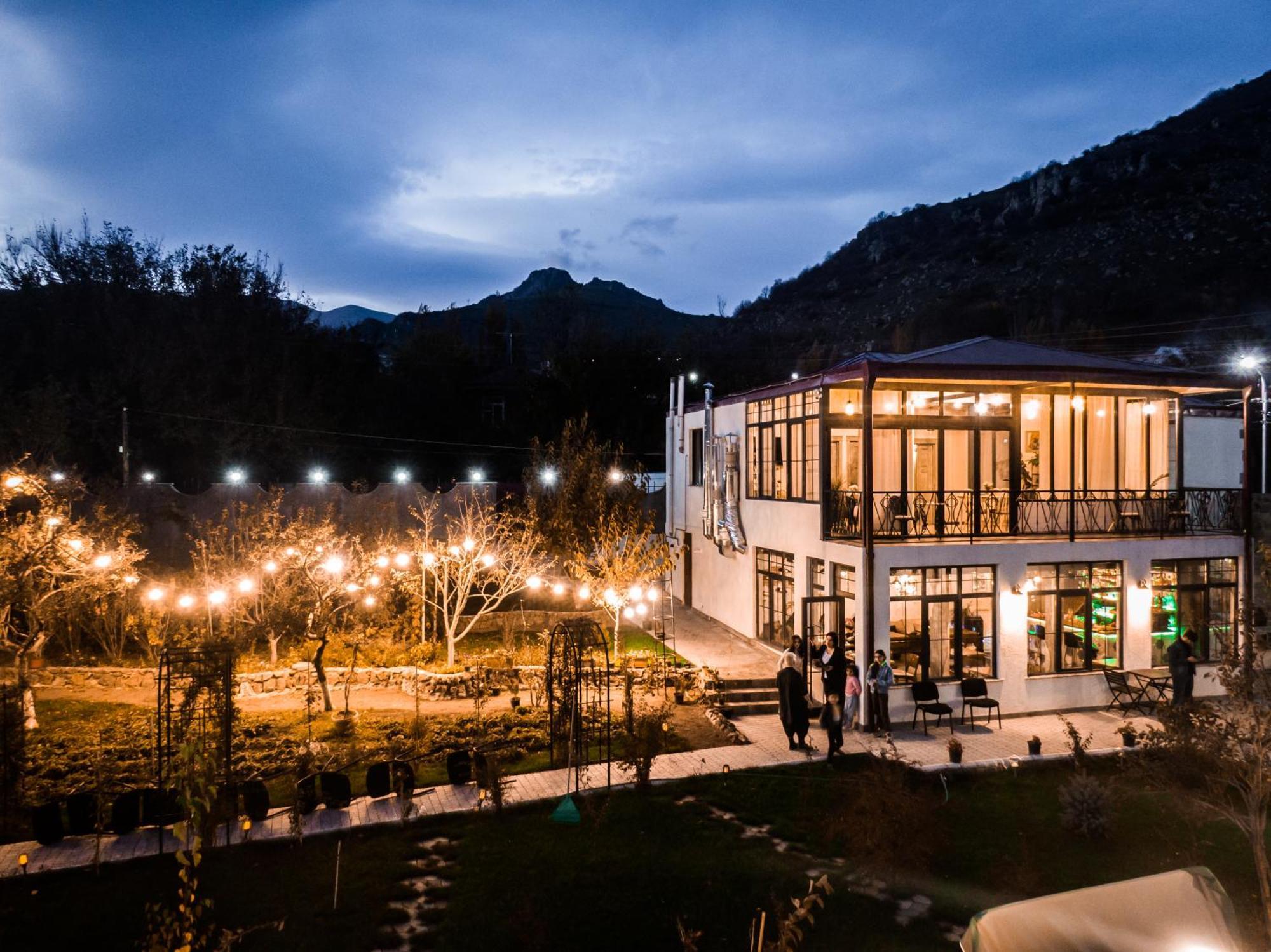 Redroof Country House Hotel Goris Exterior foto