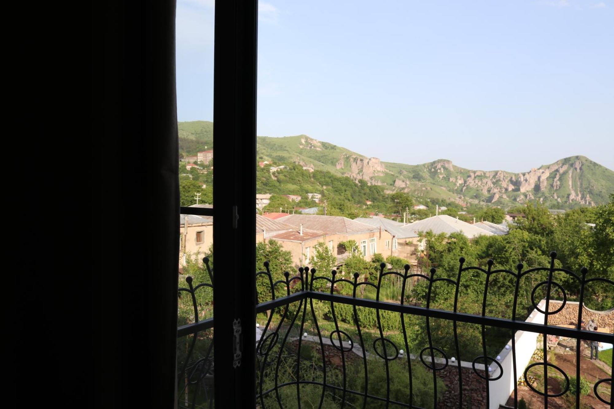 Redroof Country House Hotel Goris Exterior foto