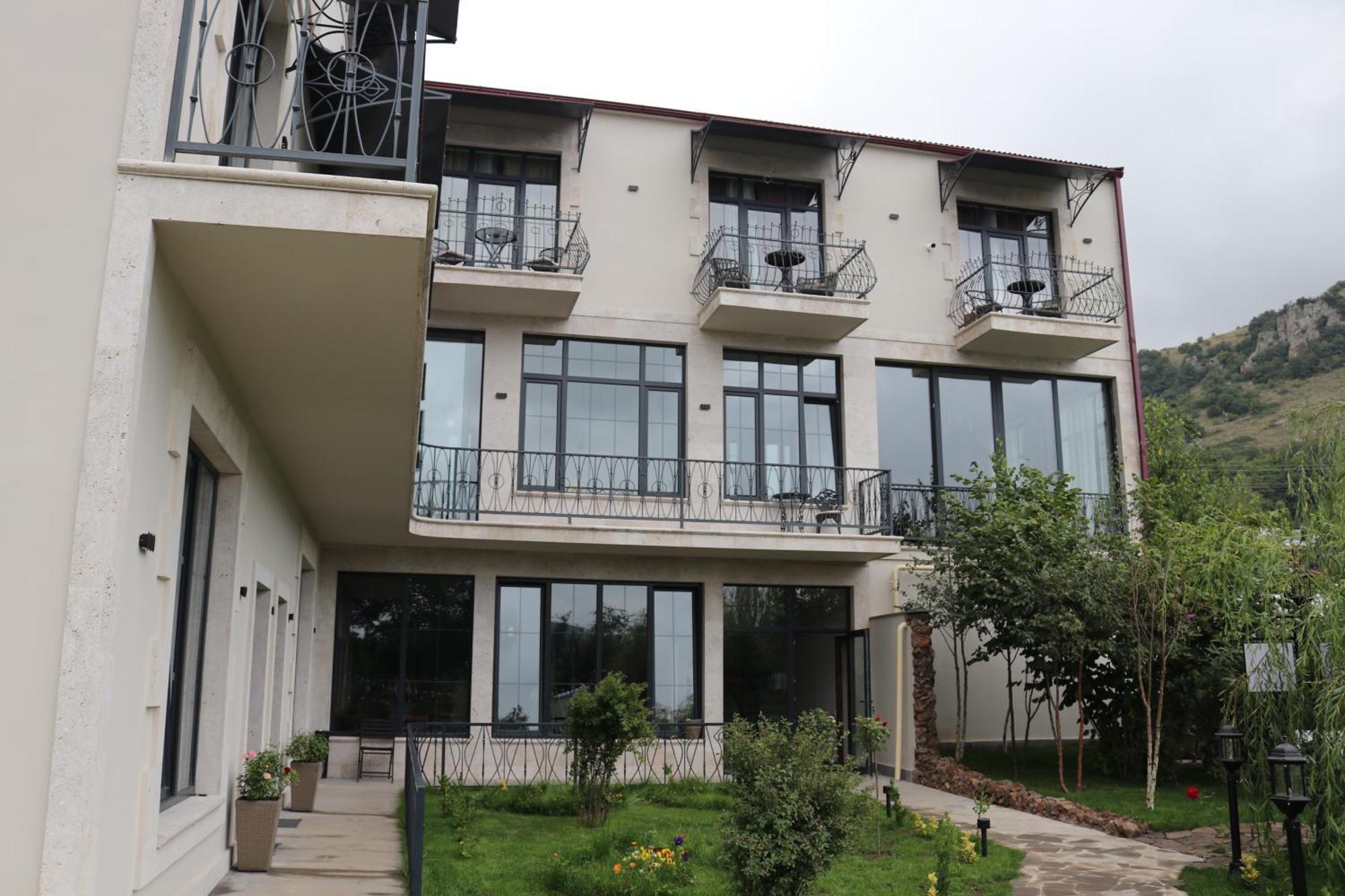 Redroof Country House Hotel Goris Exterior foto